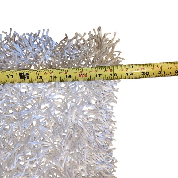 Set of 2 Shag like white pillows 19x19 - Picture 3 of 5